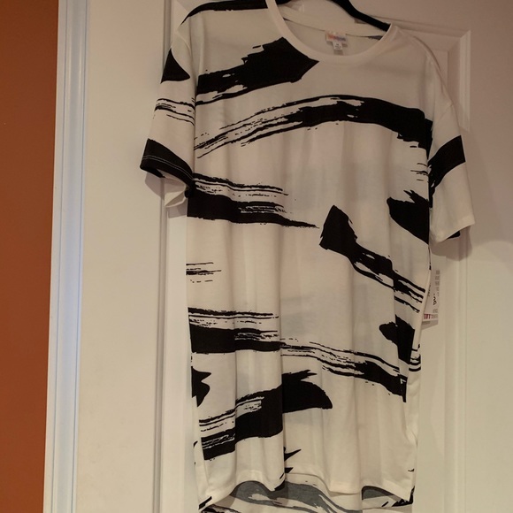 LuLaRoe Tops Nwt Lularoe Hudson Size Medium Black And White Poshmark